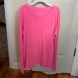 Women’s vineyard vines tee